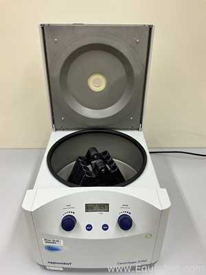 Eppendorf 5702 Laboratory Centrifuge