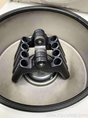 Eppendorf 5702 Laboratory Centrifuge