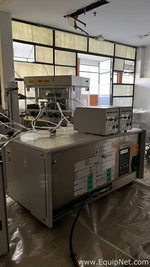Sistema de Comutação de Colunas Gilson 233XL com Acionadores de Válvula e Bomba de Seringa