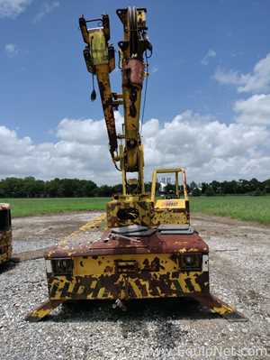 Broderson IC352A Crane