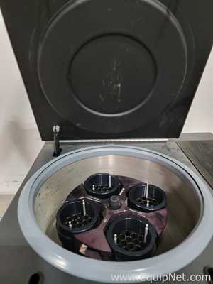 Centrífuga para laboratorio Jouan 