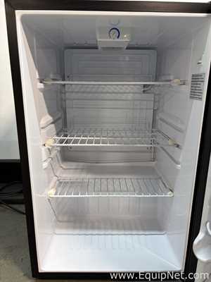 Lote de 3 Refrigeradores Danby Inc DAR044A4BDD