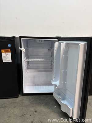 Lote de 3 Refrigeradores Danby Inc DAR044A4BDD