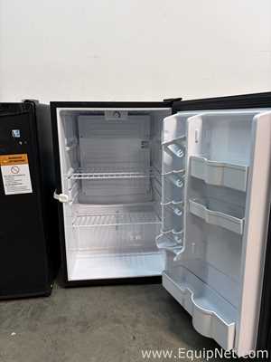 Lote de 3 Refrigeradores Danby Inc DAR044A4BDD