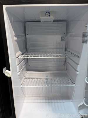 Lote de 3 Refrigeradores Danby Inc DAR044A4BDD