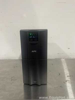 Equipamento de Computação APC Smart UPS 3000