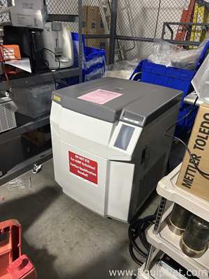 Thermo Scientific Sorvall BIOS A floor centrifuge comes with a fiberlite F6 10x1000mL rotor