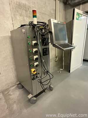 Finesse Solutions, Inc. TruViu Bioreactor with Hope Industrial Systems HIS-UM19-STAF LCD Monitor