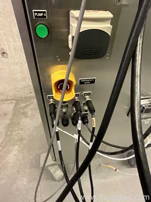 Finesse Solutions, Inc. TruViu Bioreactor with Hope Industrial Systems HIS-UM19-STAF LCD Monitor