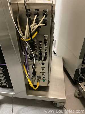 Finesse Solutions, Inc. TruViu Bioreactor with Hope Industrial Systems HIS-UM19-STAF LCD Monitor