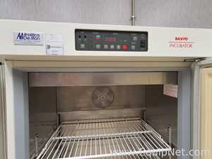 Sanyo MIR-253 Incubator