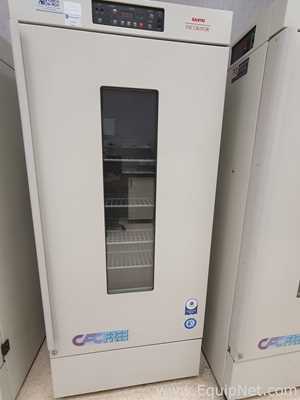 Sanyo MIR-253 Incubator