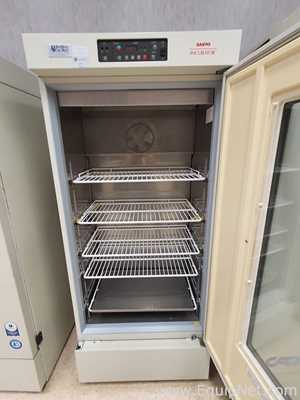 Sanyo MIR-253 Incubator