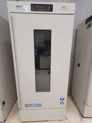 Sanyo MIR-253 Incubator