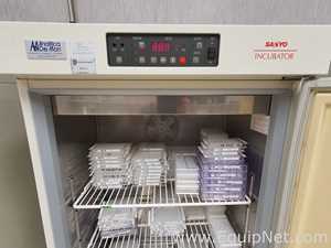 Sanyo MIR-253 Incubator