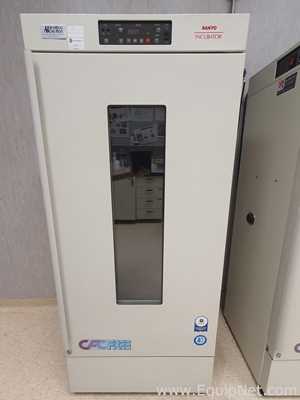 Sanyo MIR-253 Incubator