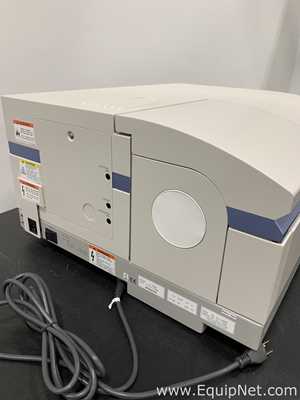 Hitachi F-7000 Spectrophotometer