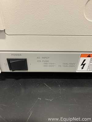 Hitachi F-7000 Spectrophotometer