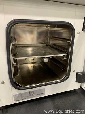 Binder VD 23 Vacuum Oven with Vacuum Pump