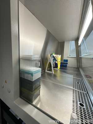 Thermo Scientific Herasafe 2025 1.5 Class II Biological Safety Cabinet