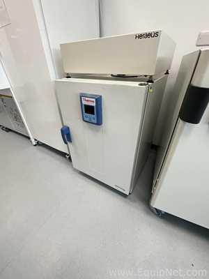 Estufa para Laboratórios Thermo Scientific Heratherm OMS180