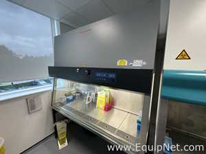 Thermo Scientific Herasafe 2025 1.8 Class II Biological Safety Cabinet