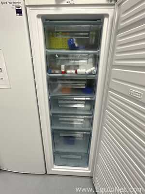 Congelador BioCold Scientific Inc. BIO270FZSS.  235 Litros