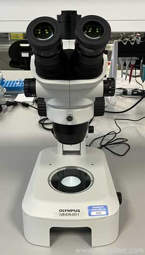 Microscópio Olympus SZ61