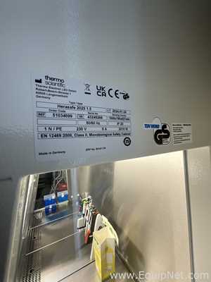 Thermo Scientific Herasafe 2025 1.5 Class II Biological Safety Cabinet