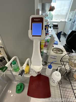 Sistema de Purificação e Destilação de Água Avidity Science Duo-R