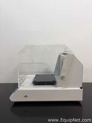 LabNet I-5222-DS Bench Top Shaking Incubator