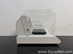 LabNet I-5222-DS Bench Top Shaking Incubator