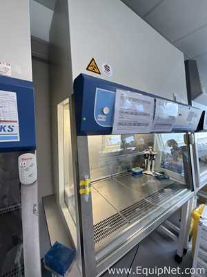 Thermo Scientific Herasafe KS 12 Bench Top Class II Biological Safety Cabinet