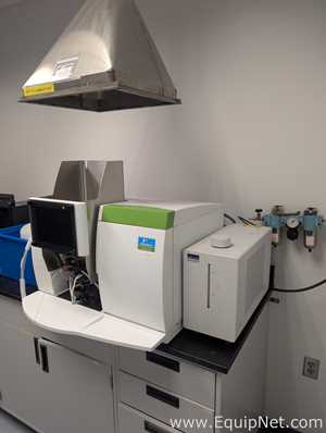PerkinElmer AAnalyst 400 Atomic Absorption Spectrometer