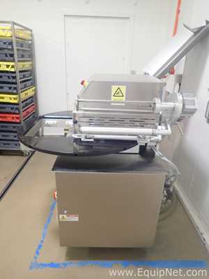 Variovac Rotarius Tray Sealer