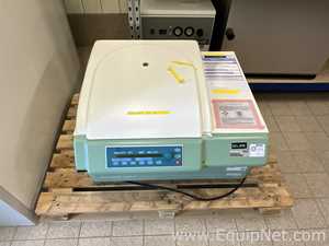 Centrífuga para Laboratórios Hettich Rotanta 460R