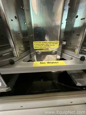 LiCONic Instruments STX40 HRSA Automated Microplate Incubator