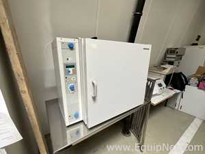 Kendro Laboratory Products B 6120 Labatory Incubator with ELMI Sky Line