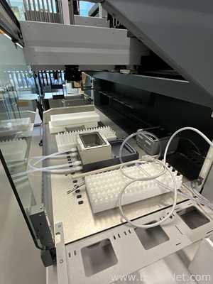 Tecan Freedom EVO Liquid Handling Workstation