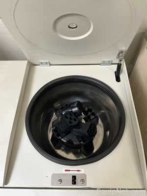 Sigma 2-16K Laboratory Centrifuge