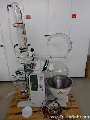 Buchi Rotavapor R-220 Rotary Evaporator with V800 Vacuum Controller