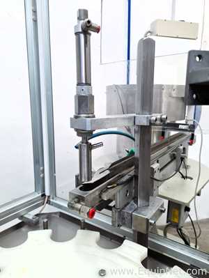 Combinação Envasadora-Tampadora Monobloco  Comas RF1000