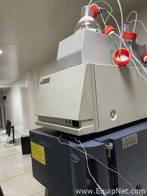 Módulo de separación Waters Alliance e2695 con detector RI 2414 y detector matriz fotodiodos 2998