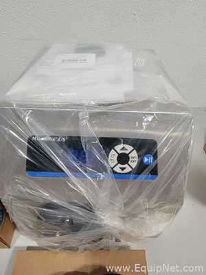 Lot of 2 New Masterflex 07528-40 Peristaltic Pump with 77200-32 L/S Pump Heads