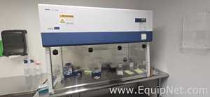 Esco Airstream PCR-4A2 PCR Workstation