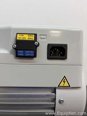 Edwards RV8 Dual-Stage Oil-Sealed Rotary Vane Vacuum Pump