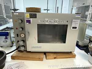 Gallenkamp OVA031.XX1.5 Laboratory Vacuum Oven with Edwards ELab2 Vacuum Pump
