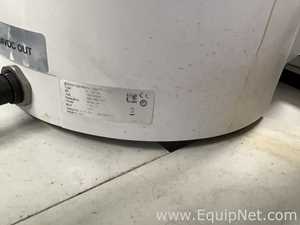 Buchi Labortechnik AG R-100 Evaporator With B-100 Heating Bath V-300 Vacuum Pump and I-100 Interface
