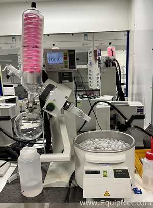 Buchi Labortechnik AG R-100 Evaporator With B-100 Heating Bath V-300 Vacuum Pump and I-100 Interface