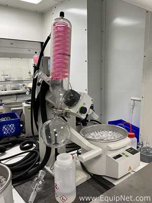 Buchi Labortechnik AG R-100 Evaporator With B-100 Heating Bath V-300 Vacuum Pump and I-100 Interface